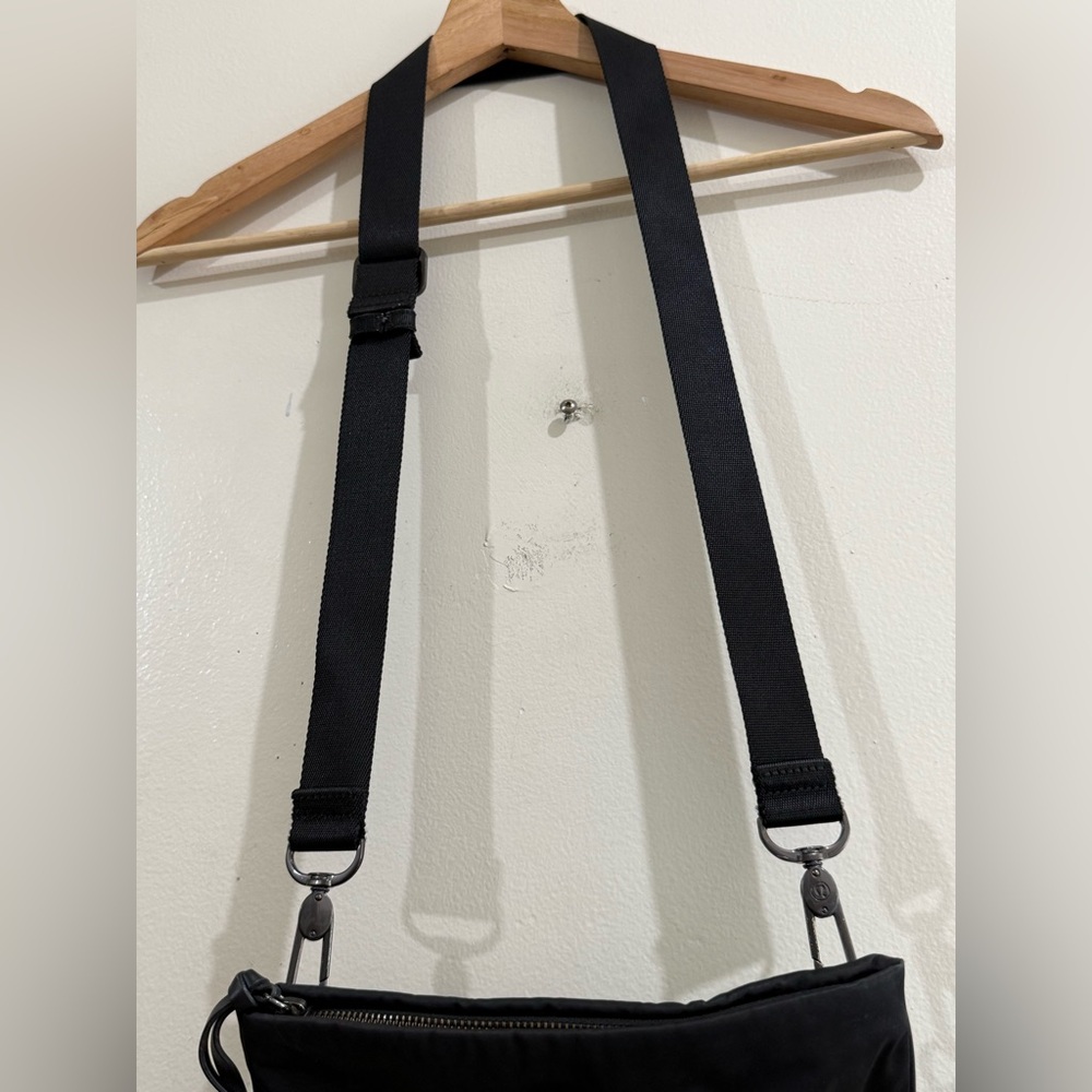 lululemon athletica Black Crossbody Bag - Picture 3 of 4